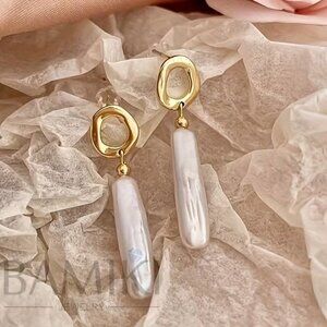 Freshwater Pearl Earrings White